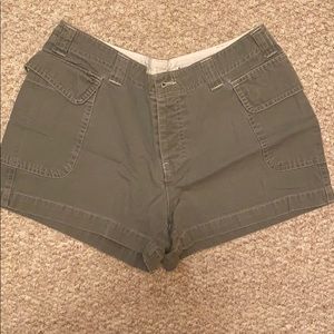 Army green size 6 shorts